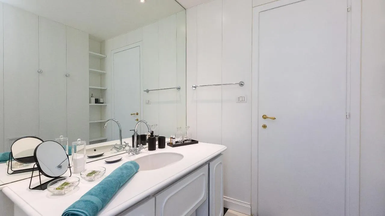 The Liberty Flat Penthouse Rental In Rzym Apartament